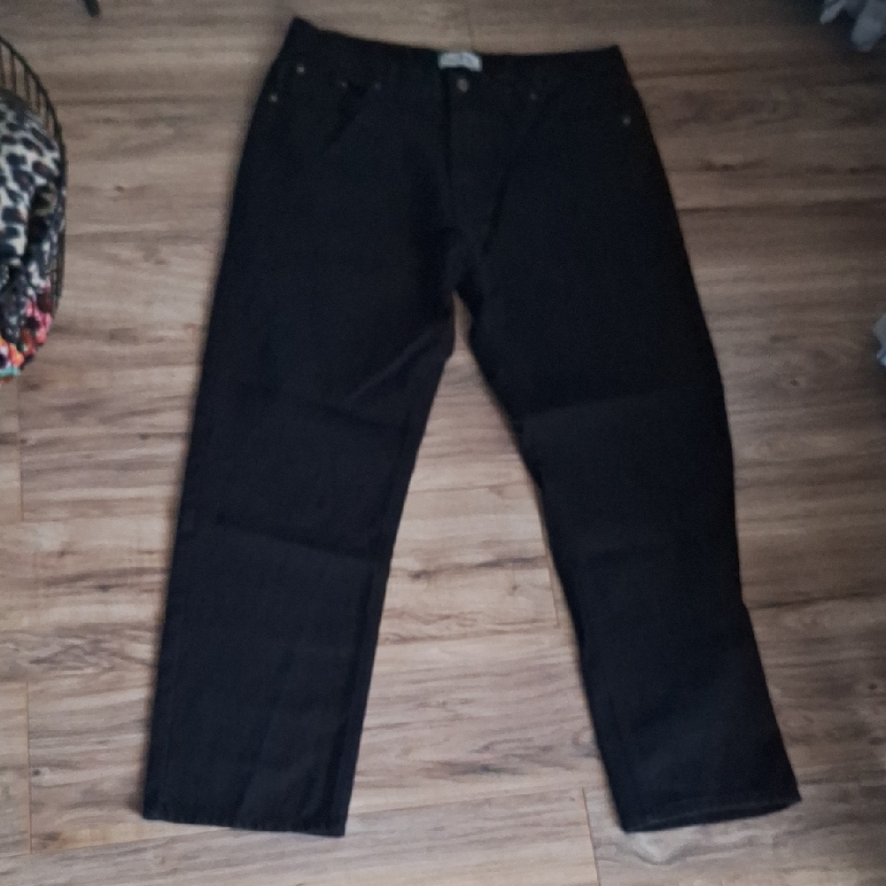 Beyond The Limiy Men's Relaxed Fit Black Jeans